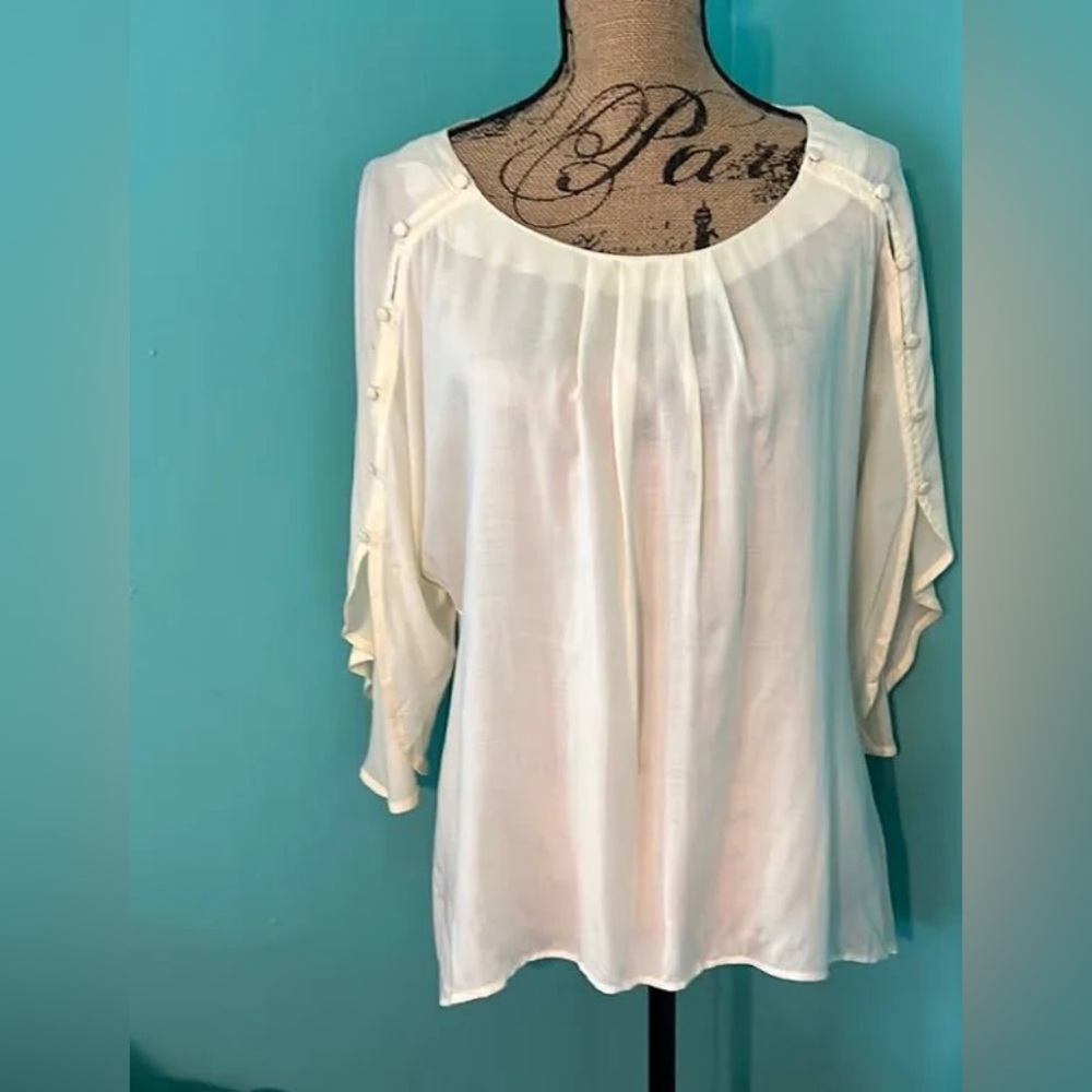 Anthropologie Maeve Ivory/cream 3/4 Bell Snap Sleeve Flowy Blouse • Size Small